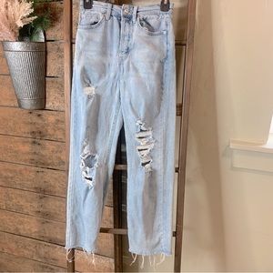 Wild Fable 00 light wash denim distressed high waisted straight leg jeans